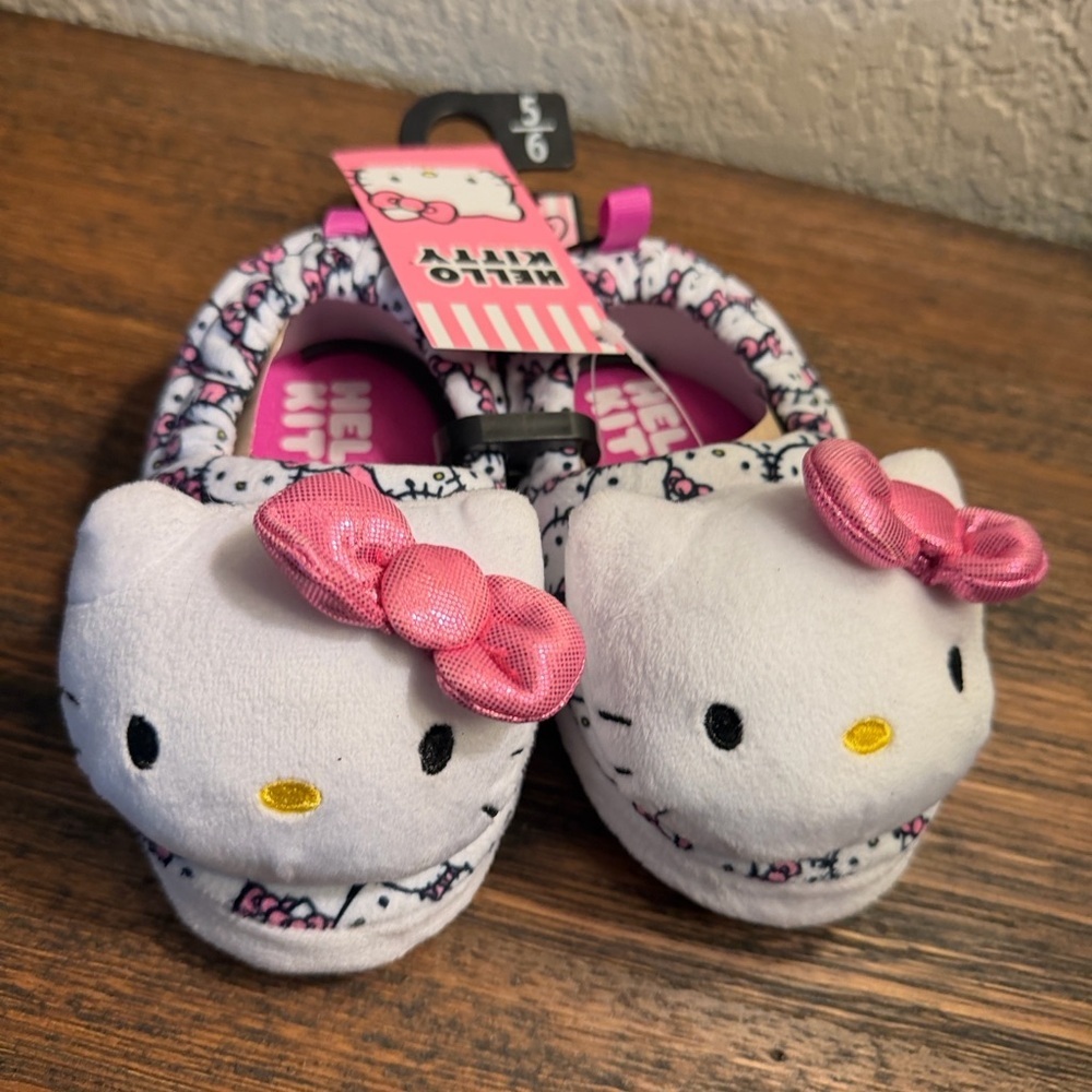 Hello Kitty White Plush Baby Slippers with Pink Bows